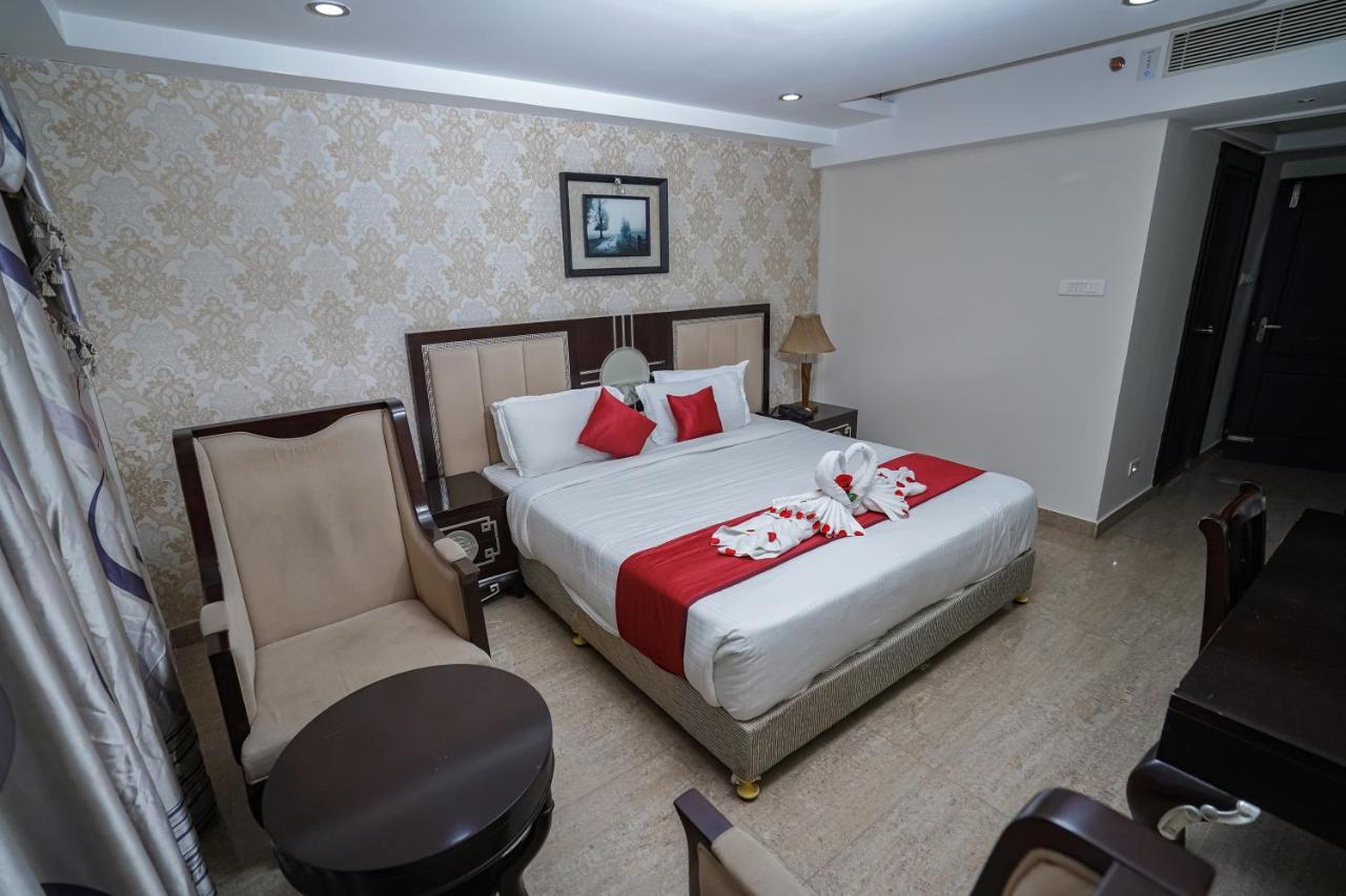 Hotel Sidhartha Chalakudy Kizhake Chālakudi Exteriör bild