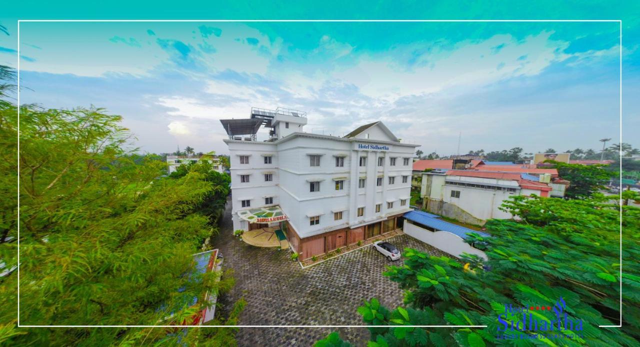 Hotel Sidhartha Chalakudy Kizhake Chālakudi Exteriör bild