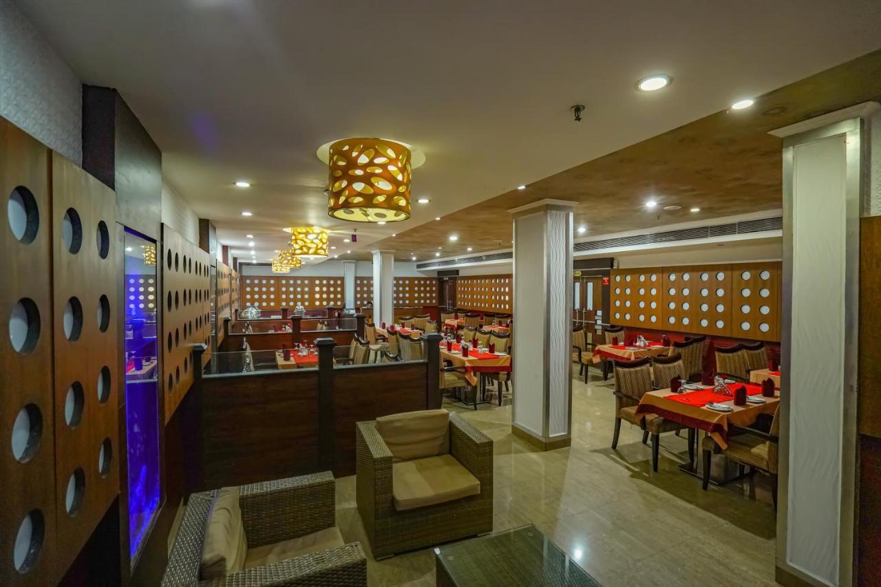 Hotel Sidhartha Chalakudy Kizhake Chālakudi Exteriör bild