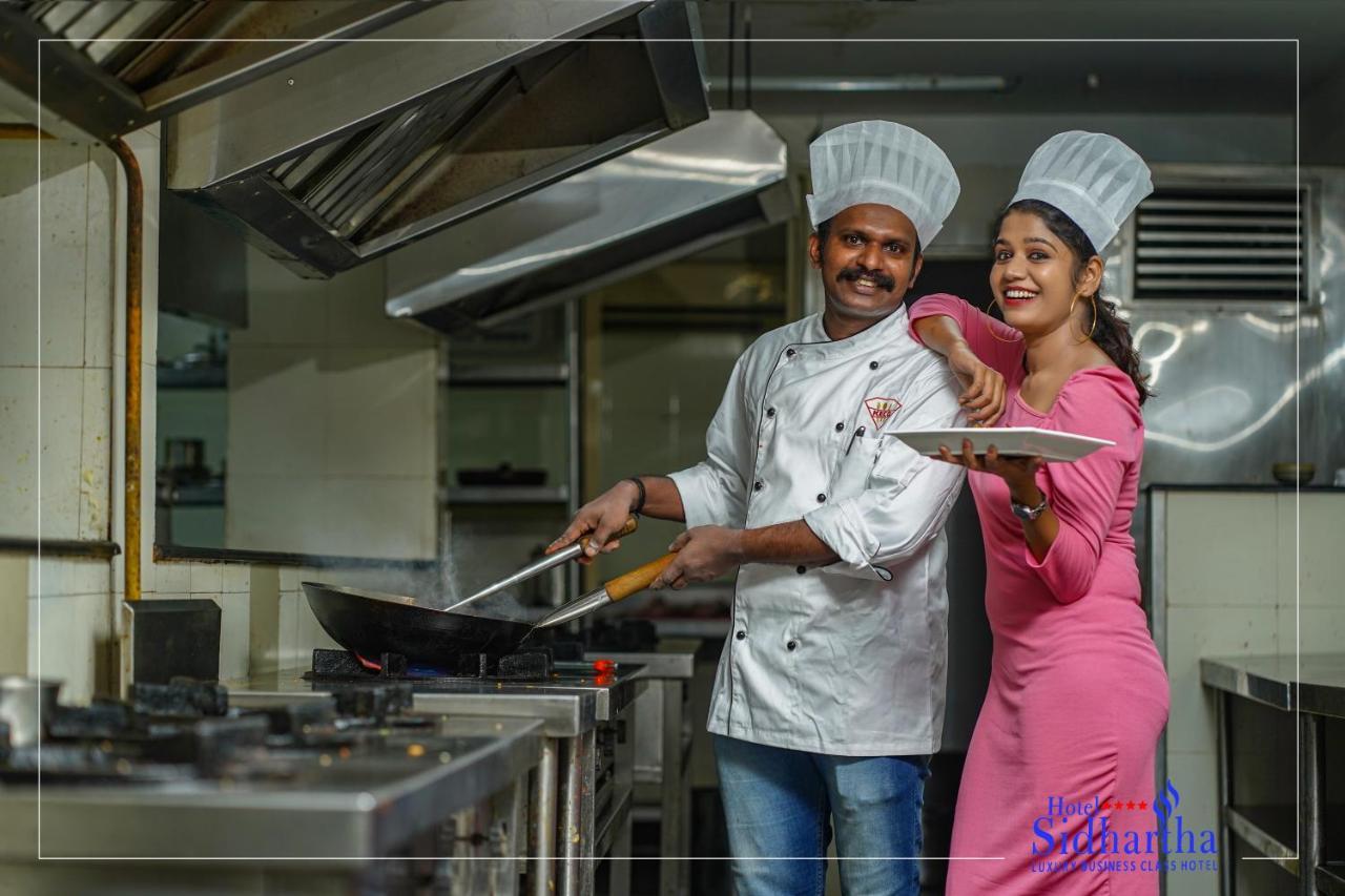 Hotel Sidhartha Chalakudy Kizhake Chālakudi Exteriör bild