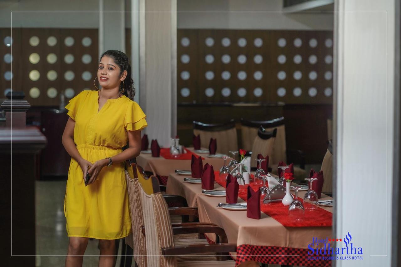 Hotel Sidhartha Chalakudy Kizhake Chālakudi Exteriör bild