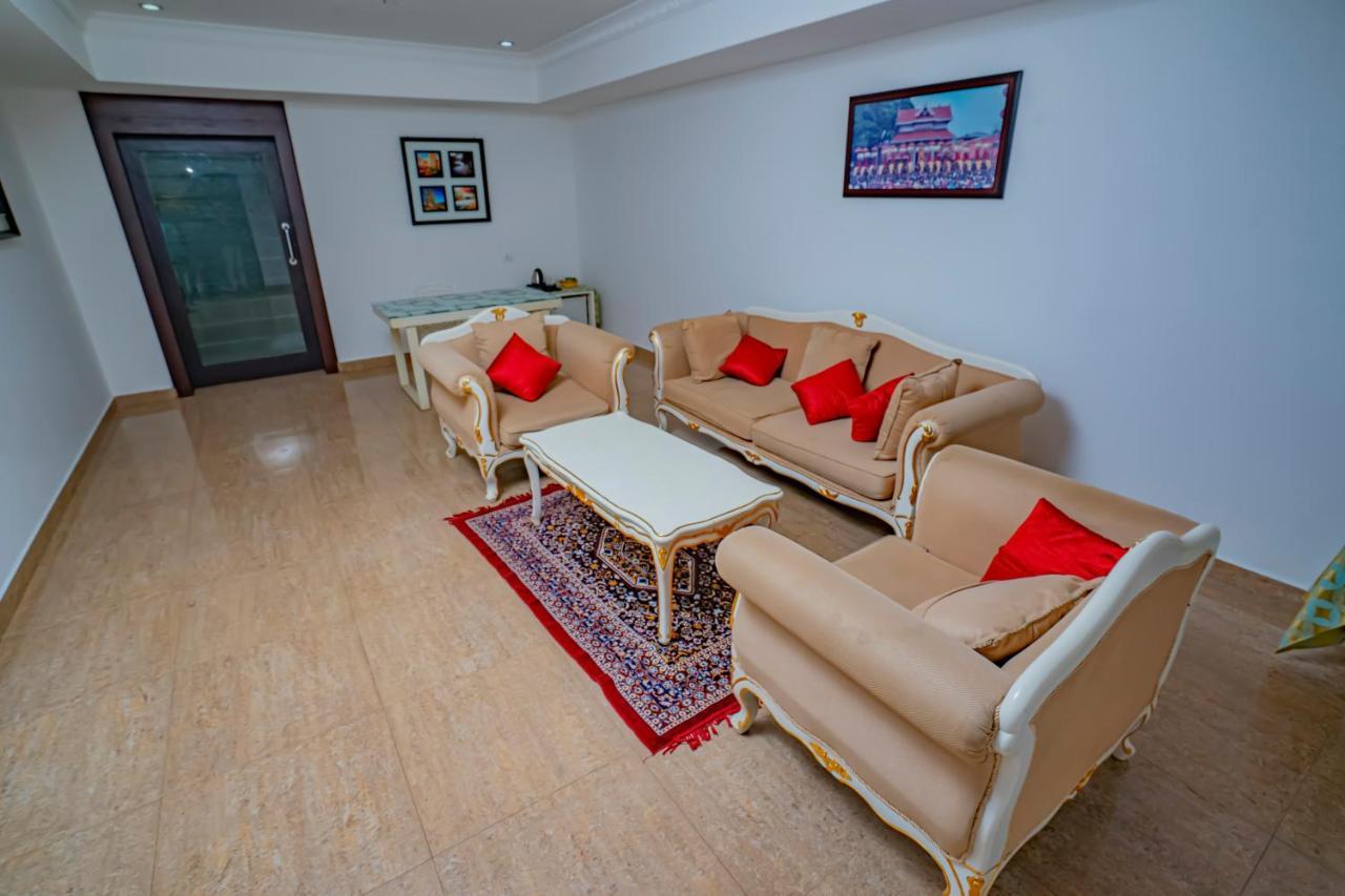 Hotel Sidhartha Chalakudy Kizhake Chālakudi Exteriör bild